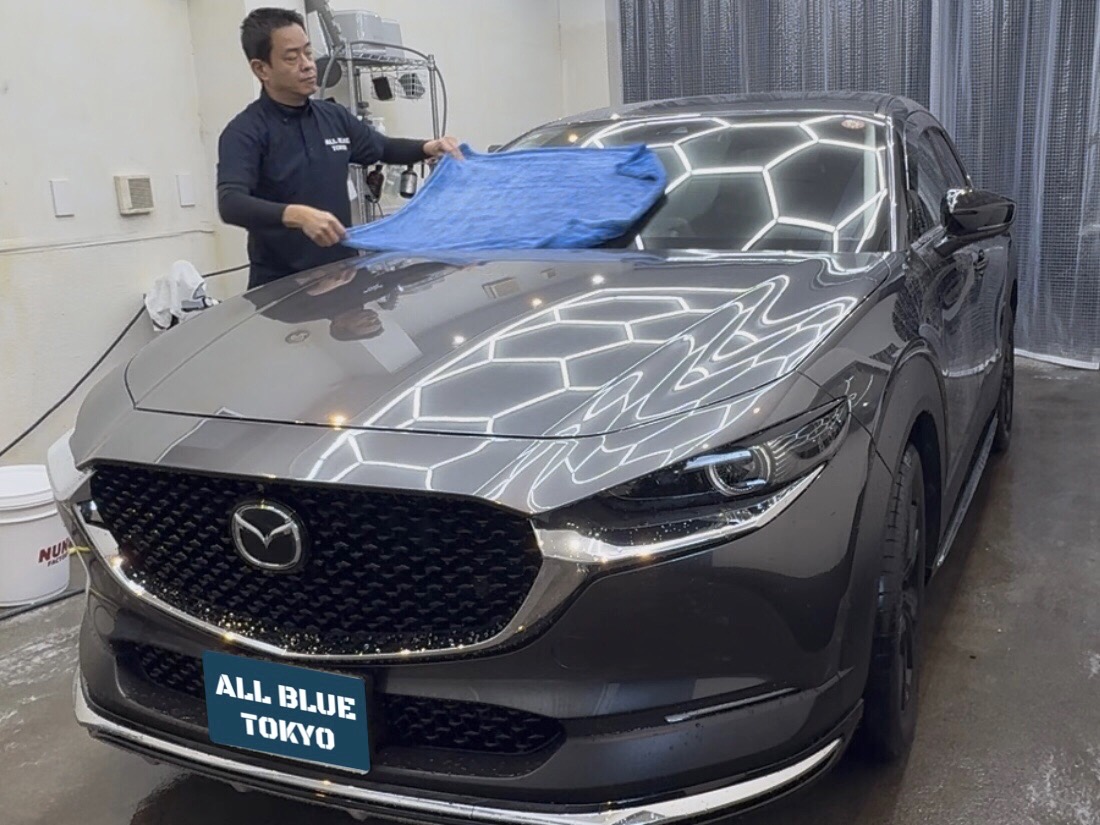 ドライングタオルで丁寧に拭き上げ