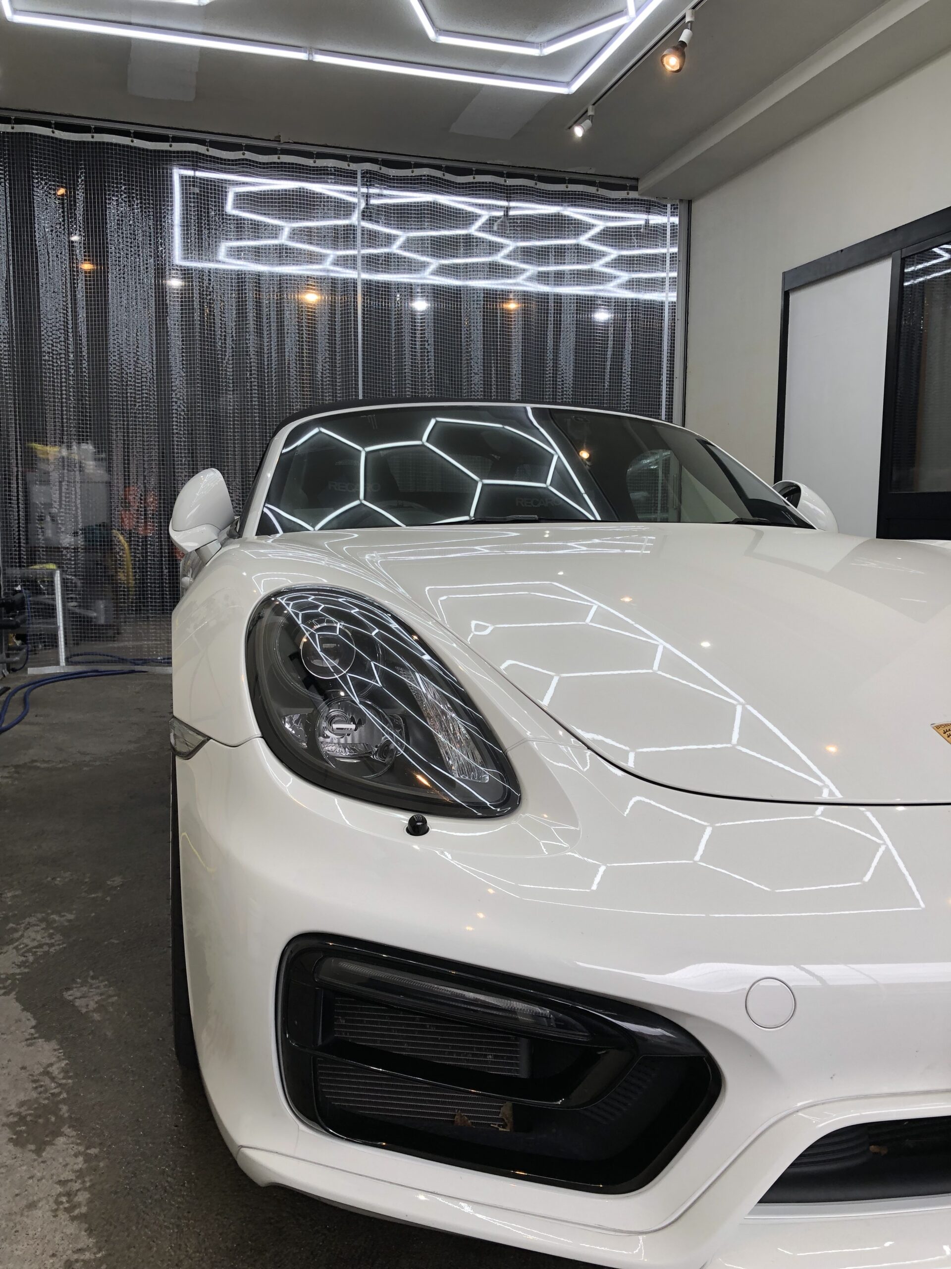 ポルシェ ボクスター GTS 洗車前 斜め前