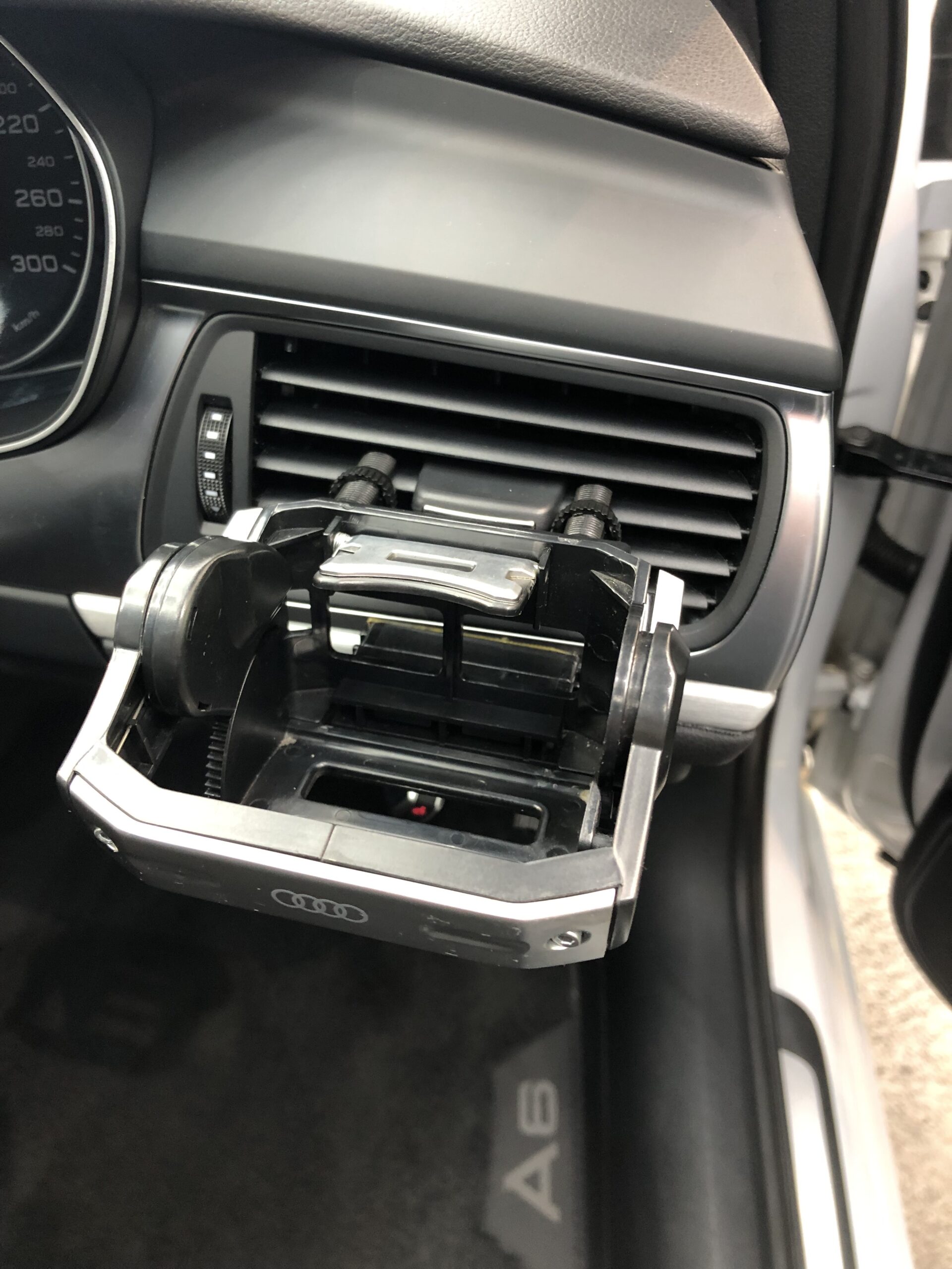 アウディ A6 アバント 2.8FSIクワトロ 納車