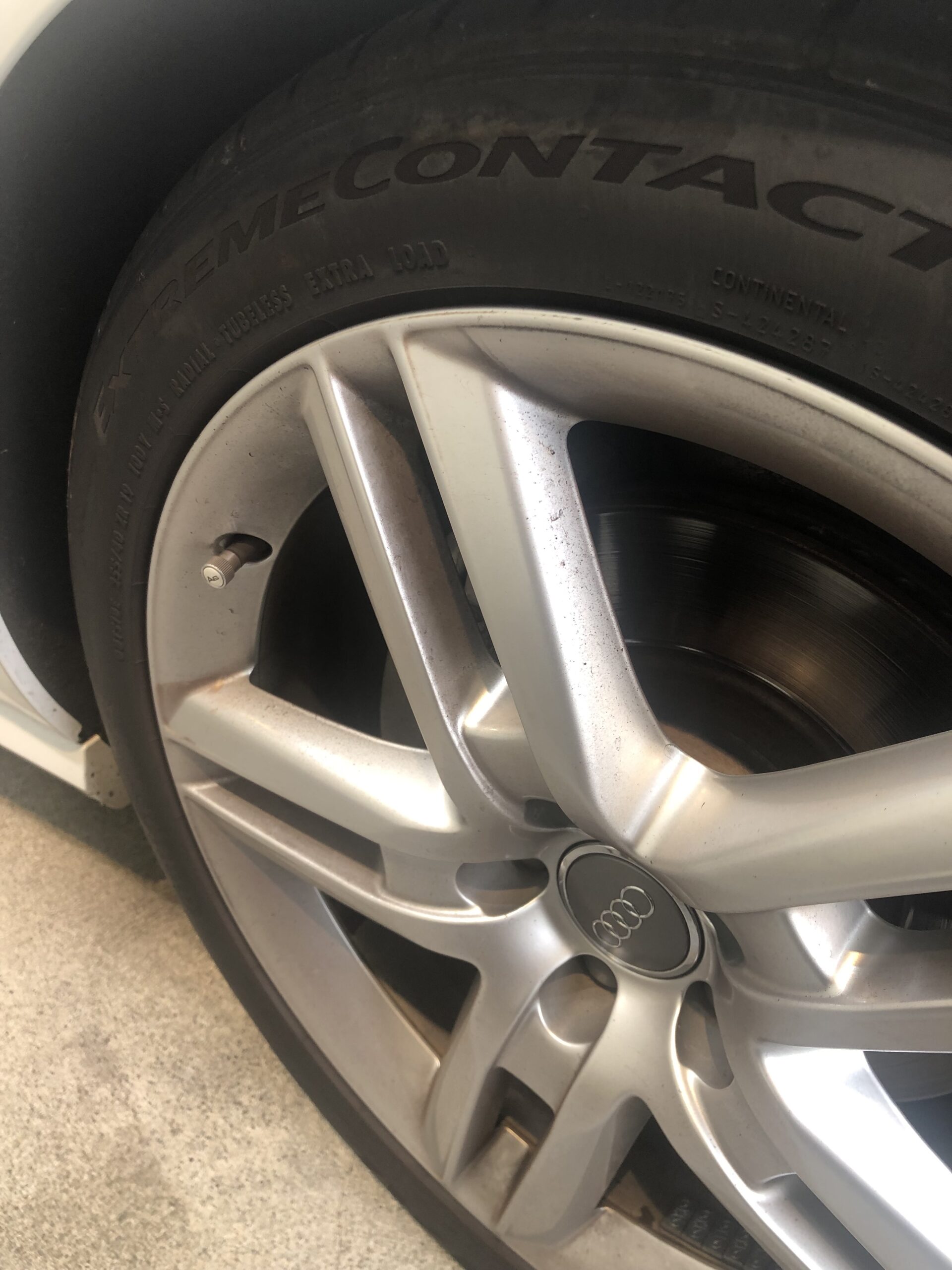 アウディ A6 アバント ホイール 洗車前