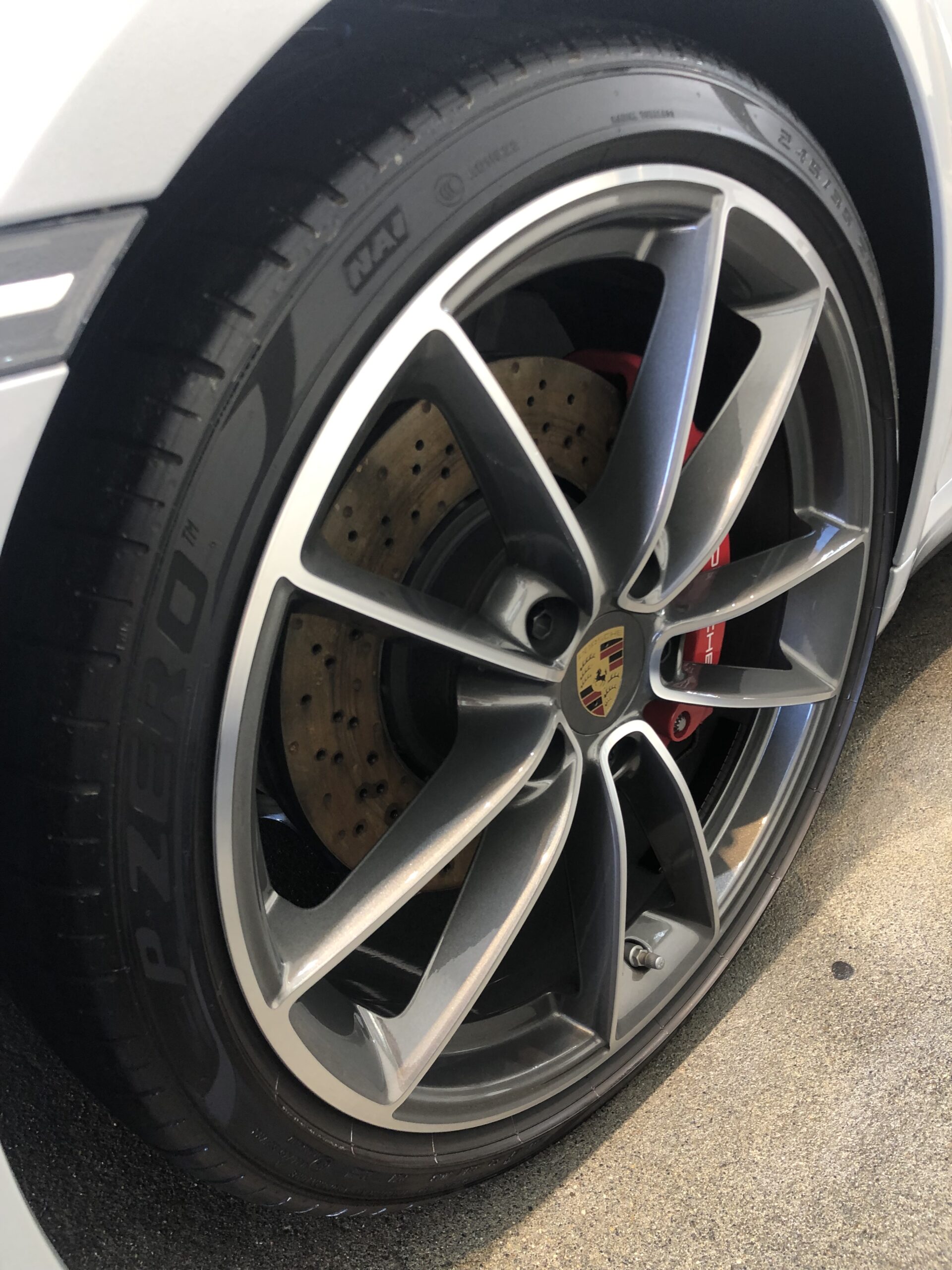 ポルシェ 911 カレラS 洗浄後のホイール